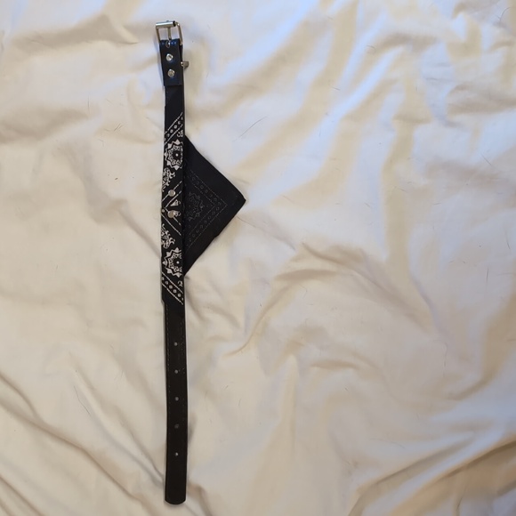 Medium black dog collar and bandana - Picture 2 of 3